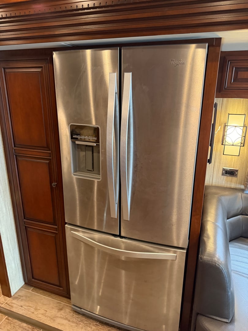 2017 Newmar Dutch Star 4369, Kitchen photo 2