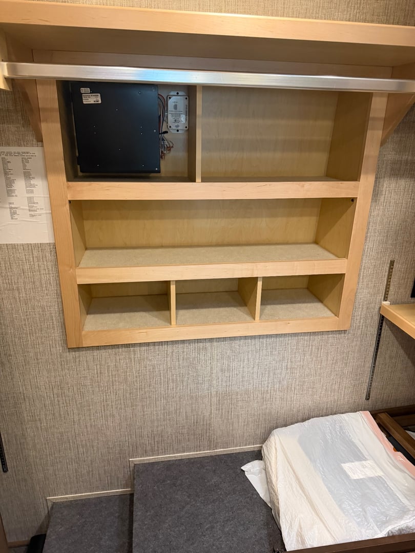 2021 Newmar Dutch Star 4369, Bedroom photo 5