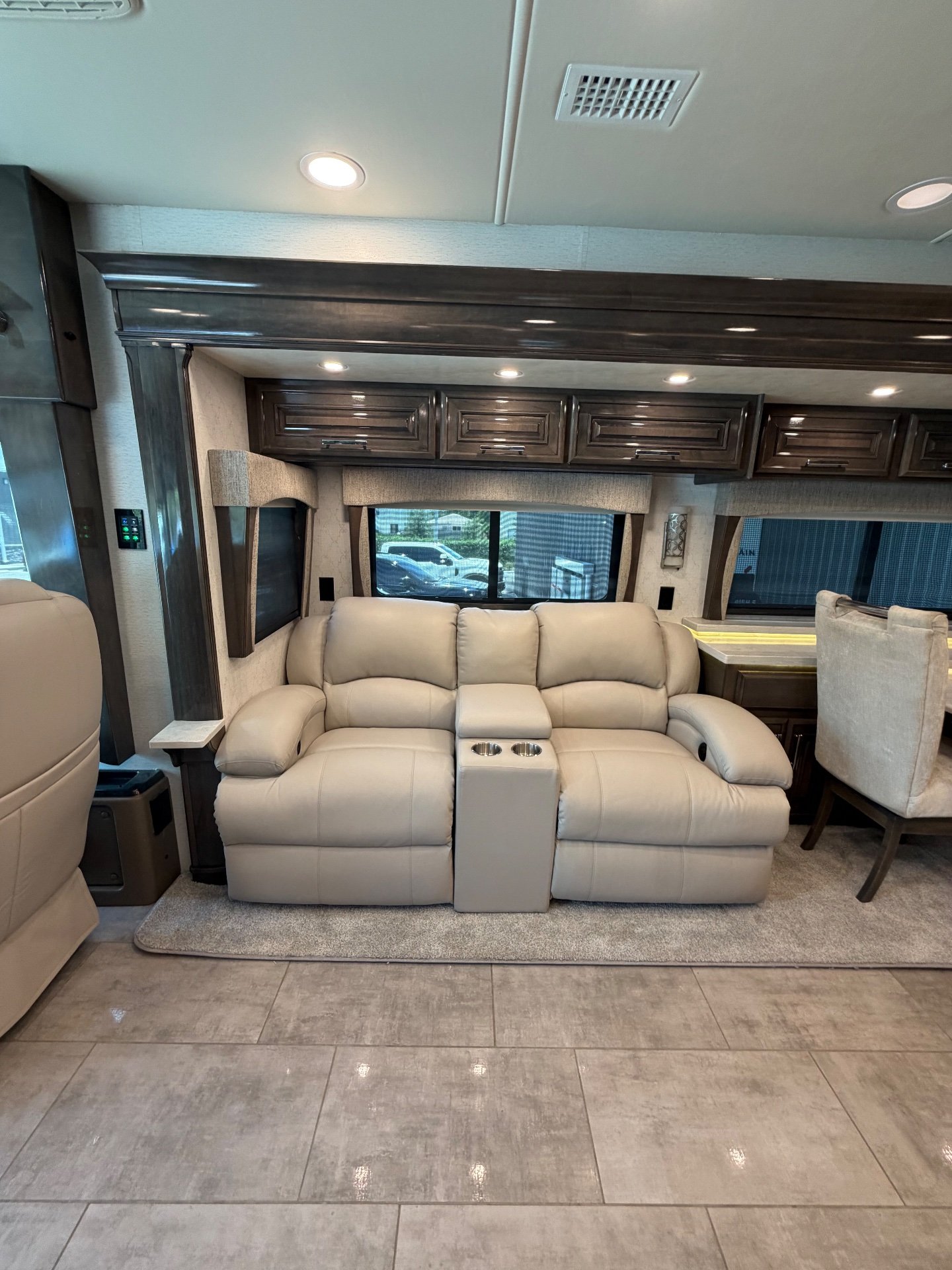 2022 Entegra Coach Anthem 44F - Interior view 3