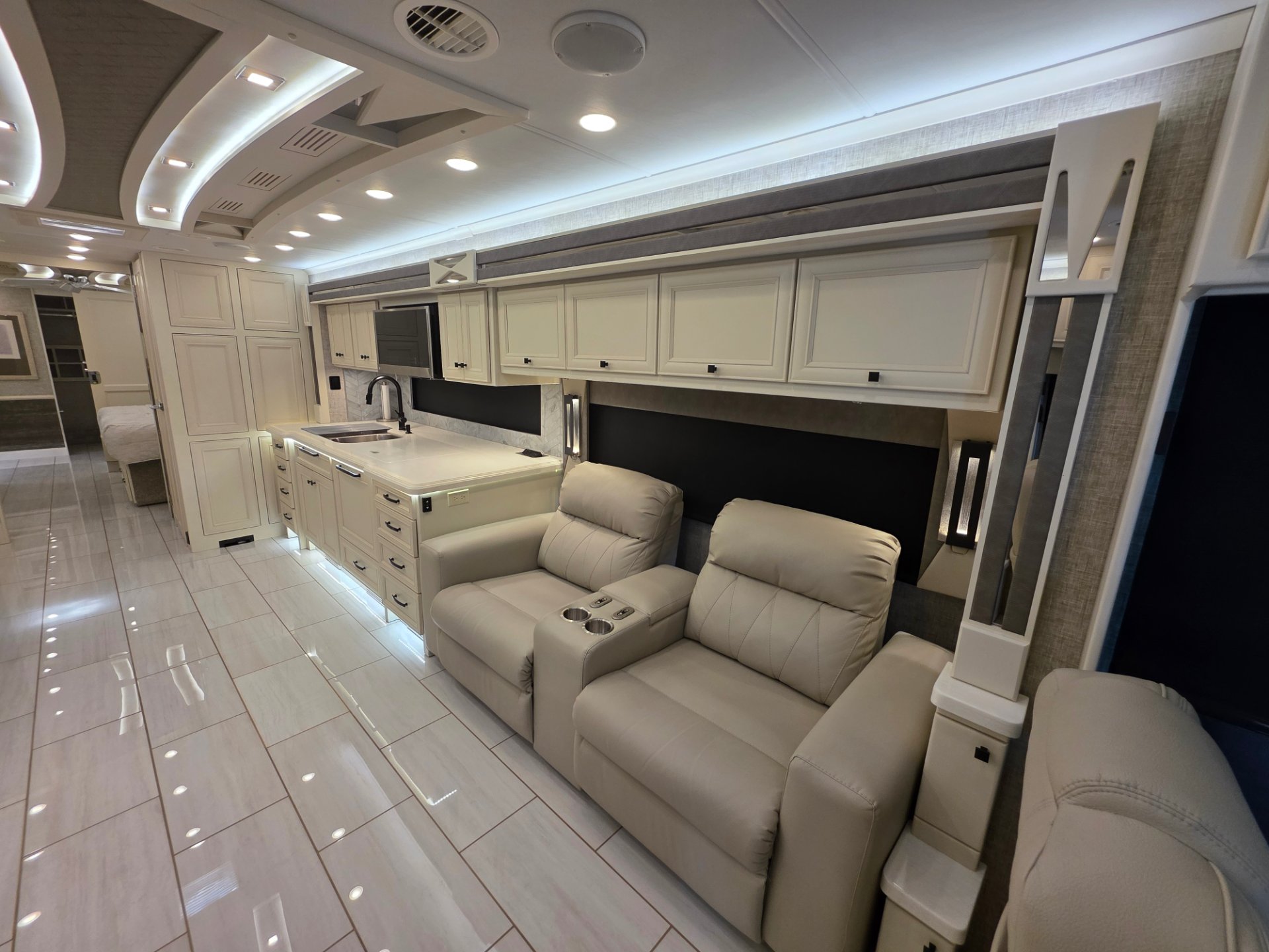2024 Tiffin Allegro Bus 45 OPP - Interior view 2
