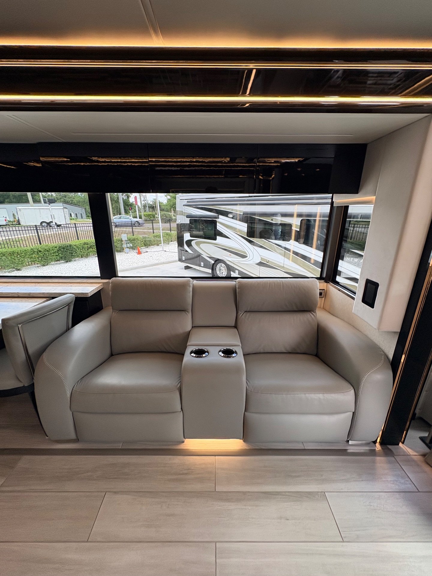2024 Newmar King Aire 4531 - Interior view 2