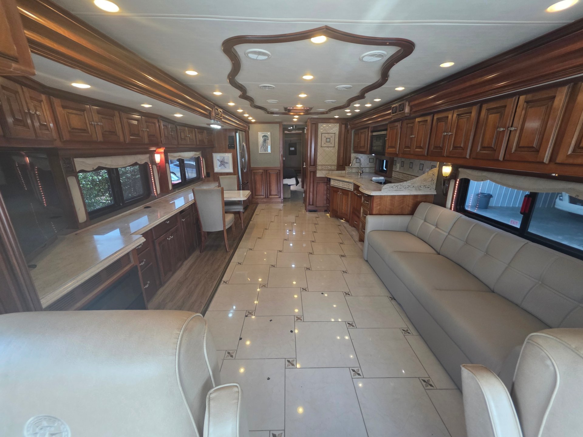 2013 Tiffin Allegro Bus 45 LP - Interior view