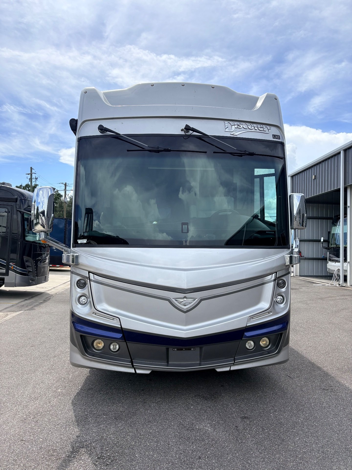 2024 Fleetwood Discovery LXE 40M - Photo 3