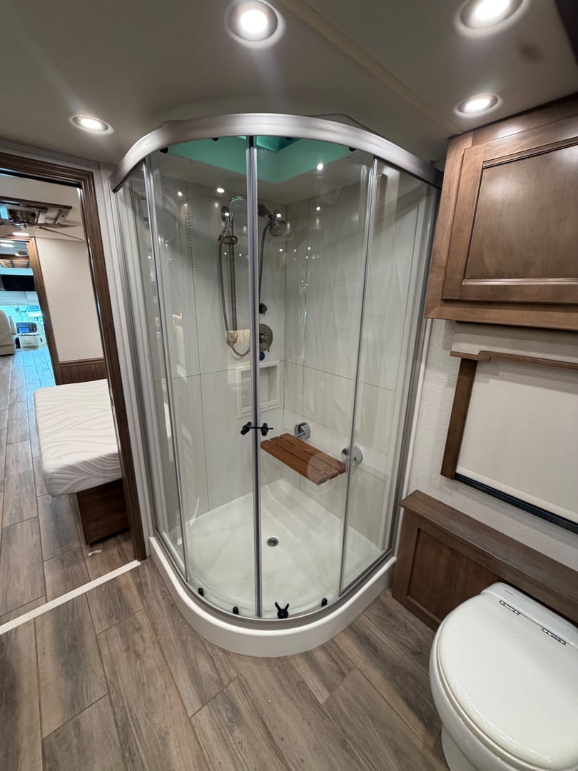 2022 Entegra Coach Aspire 44W, Bathroom photo 4
