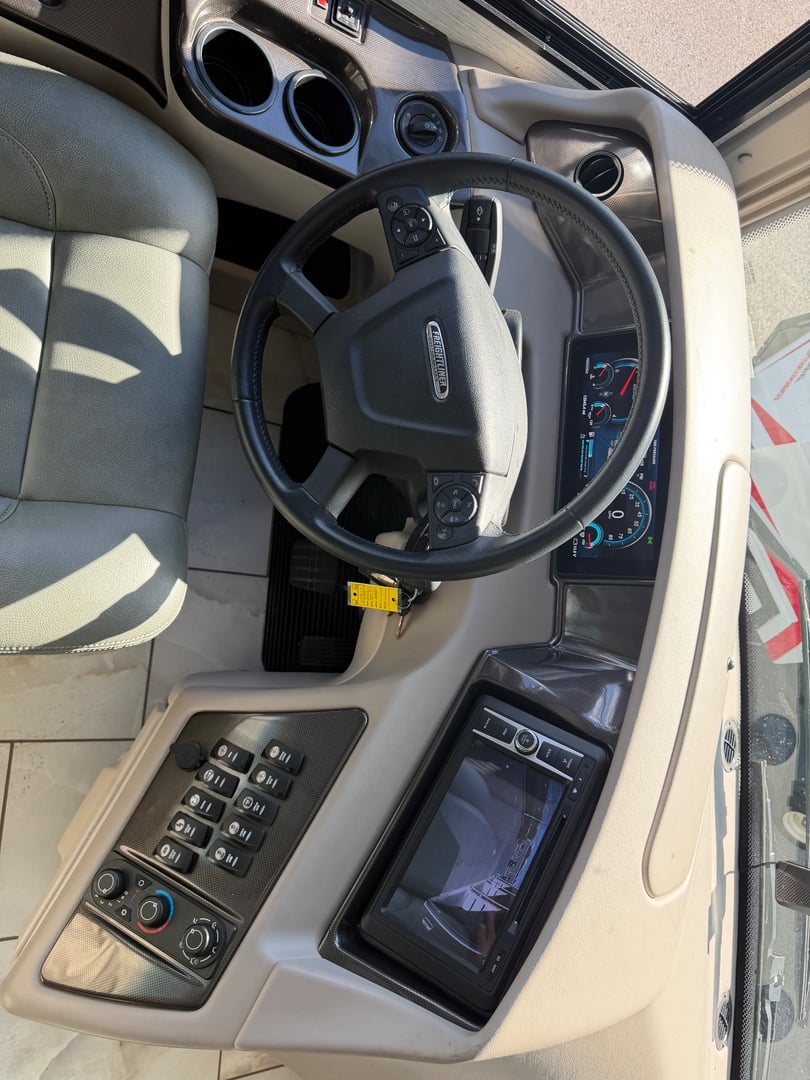 2023 Forest River Berkshire XLT 45E, Cockpit photo 2