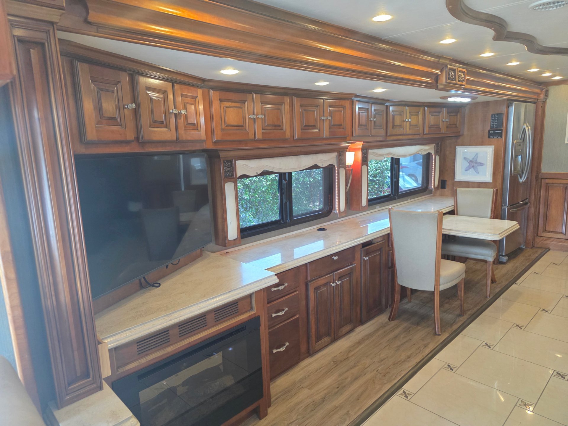 2013 Tiffin Allegro Bus 45 LP - Interior view 3