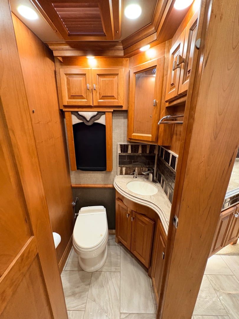 2017 Tiffin Allegro Bus 45 OPP, Interior photo 8