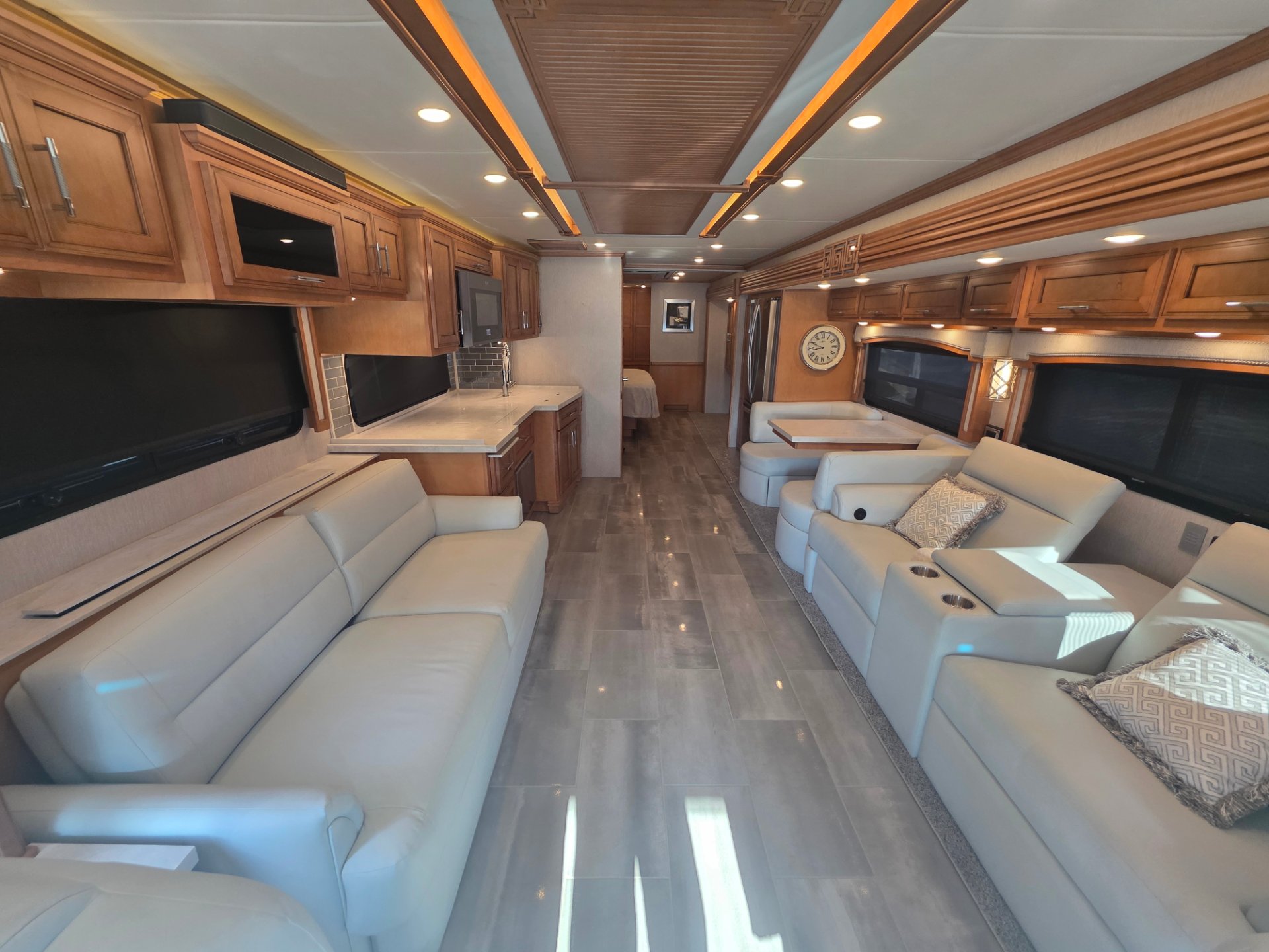 2022 Newmar Ventana 4369 - Interior view