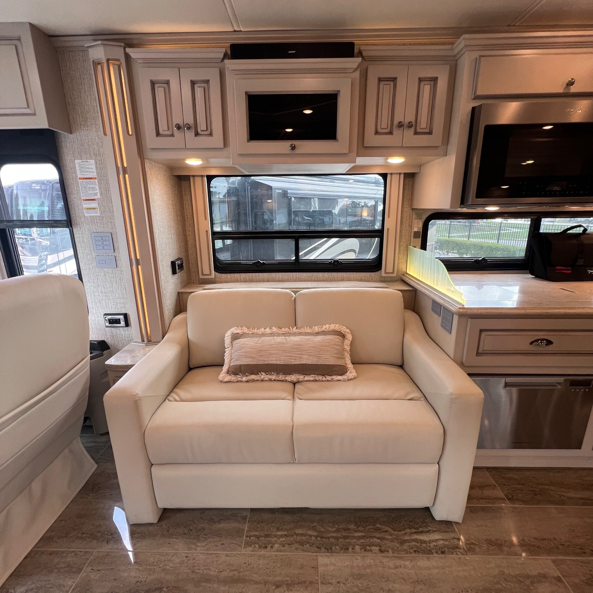 2021 Newmar Dutch Star 4326 - Interior view 2