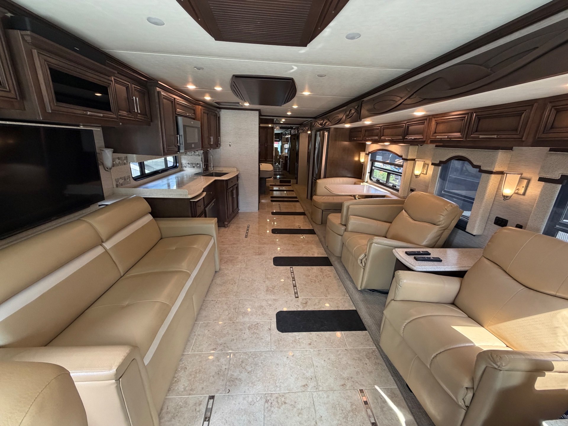 2018 Newmar Ventana 4369 - Interior view