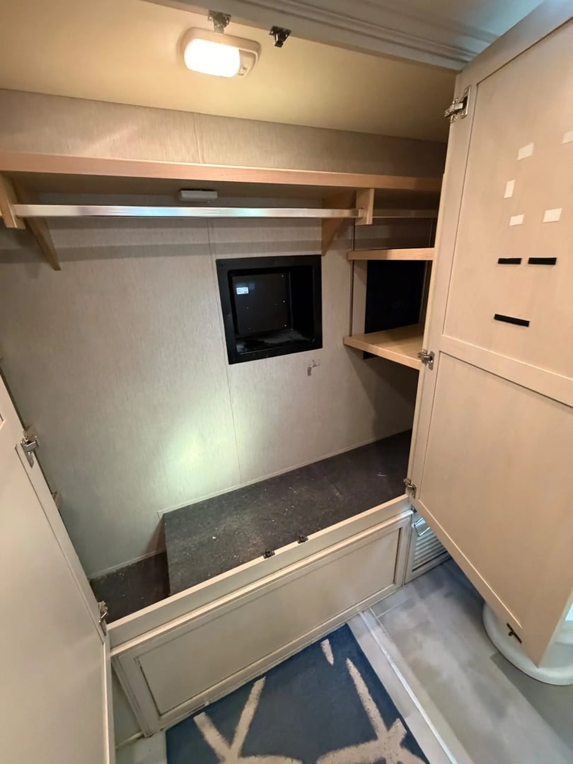 Full-width rear closet