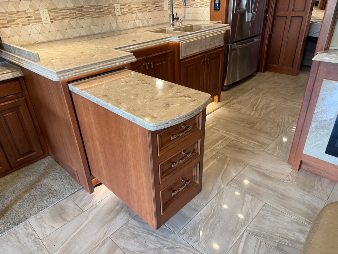 2017 Tiffin Allegro Bus 37 AP, Kitchen photo 4