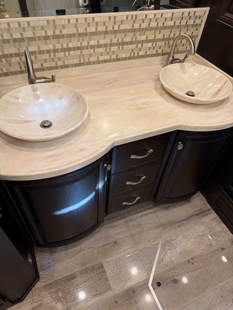 2017 Newmar Essex 4533, Bathroom photo 7