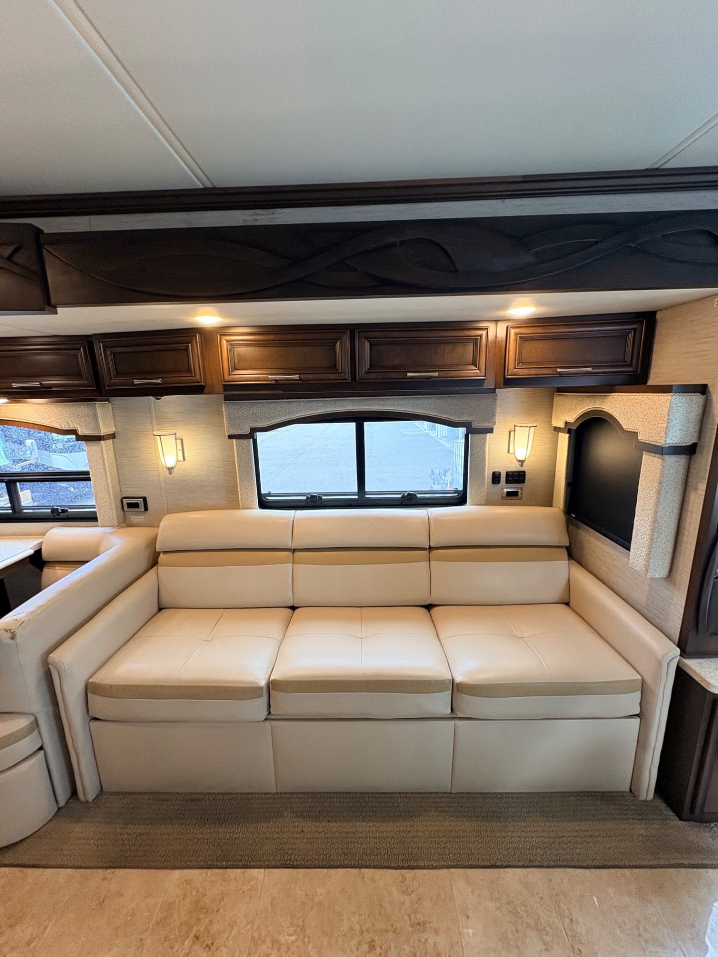 2018 Newmar Ventana 4310 - Interior view 2