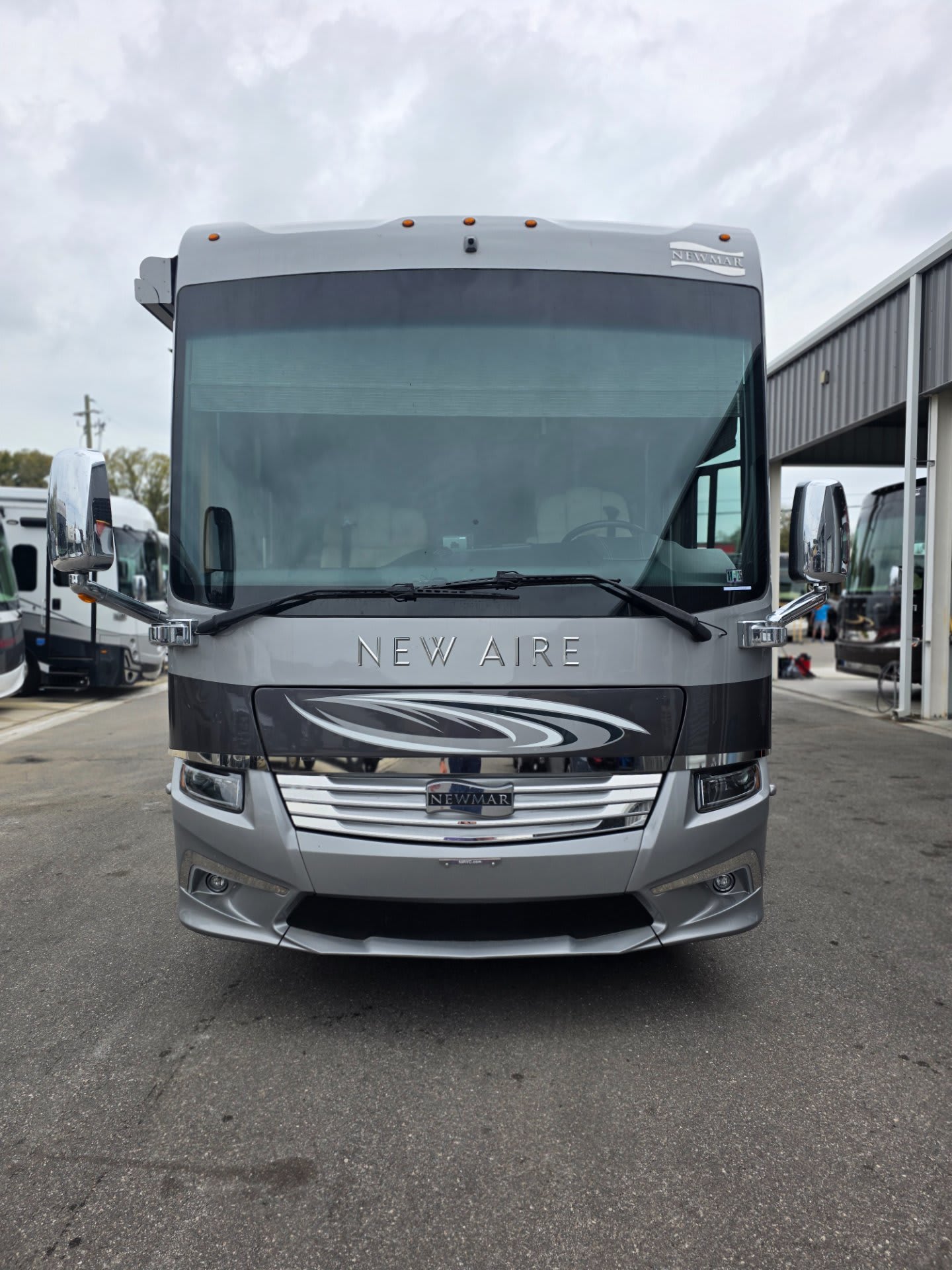 2019 Newmar New Aire 3345 - Exterior view 2