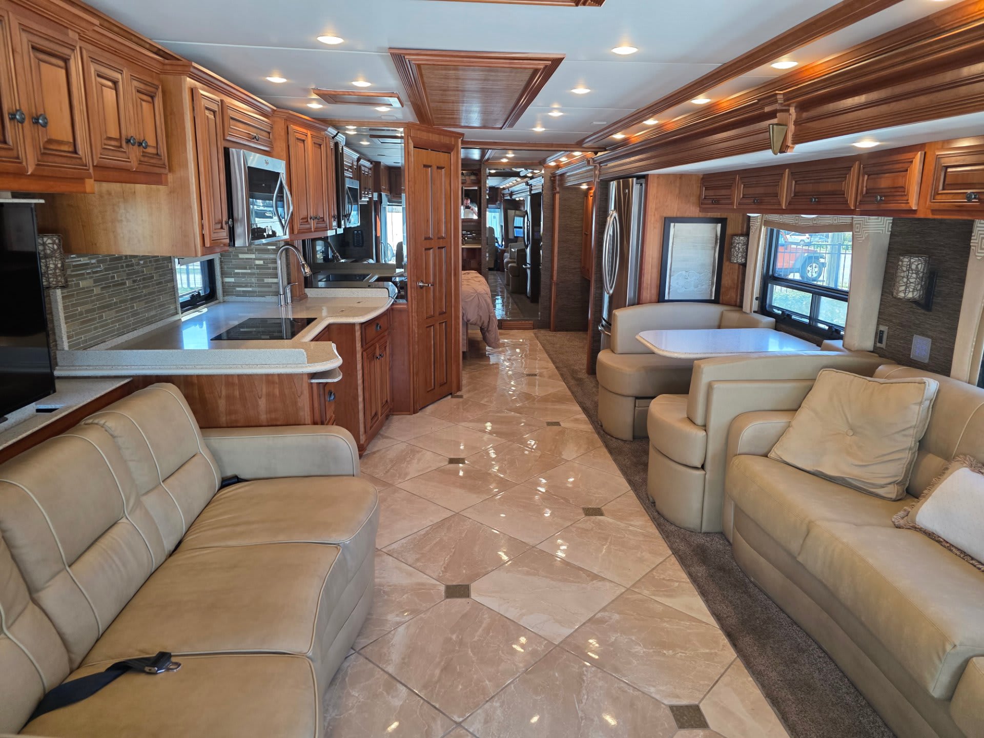 2015 Newmar Dutch Star 4018 - Interior view