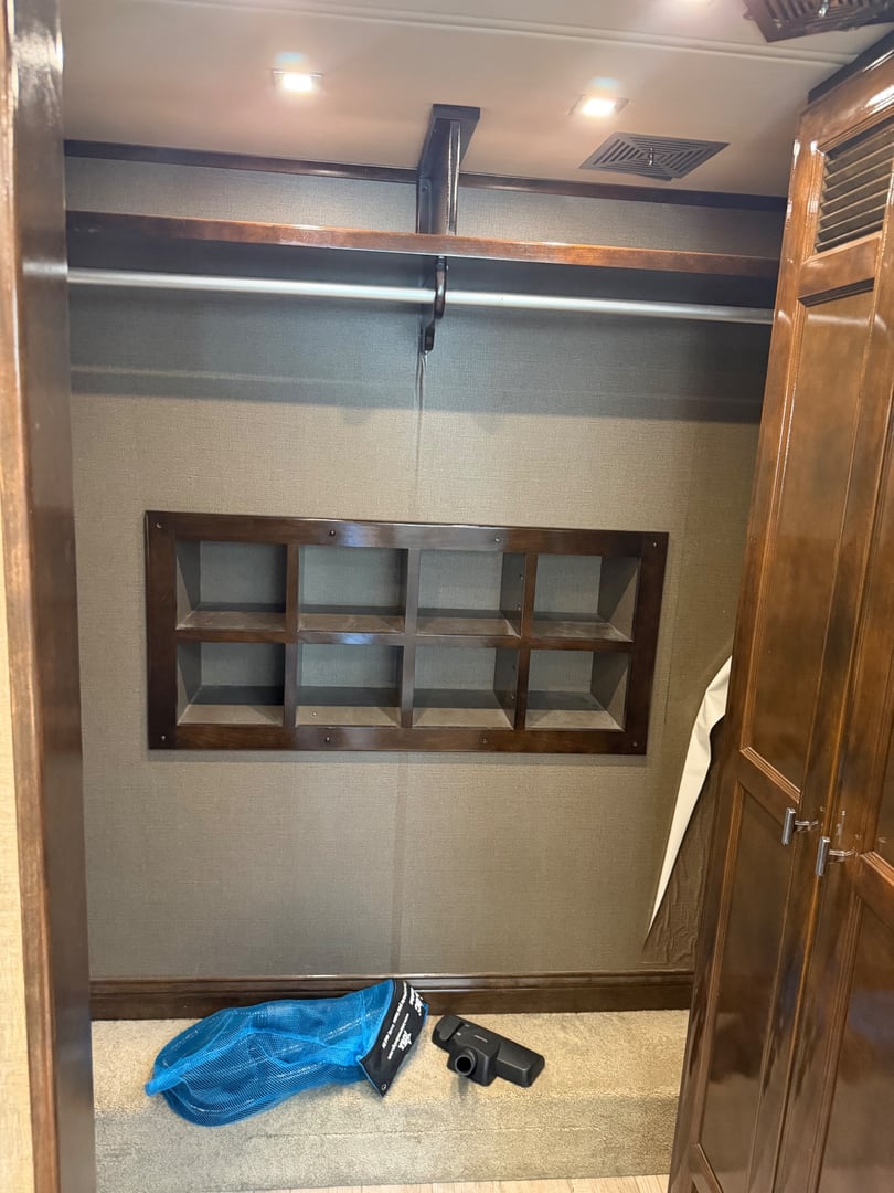 2019 Tiffin Allegro Bus 45 OPP, Storage photo 2