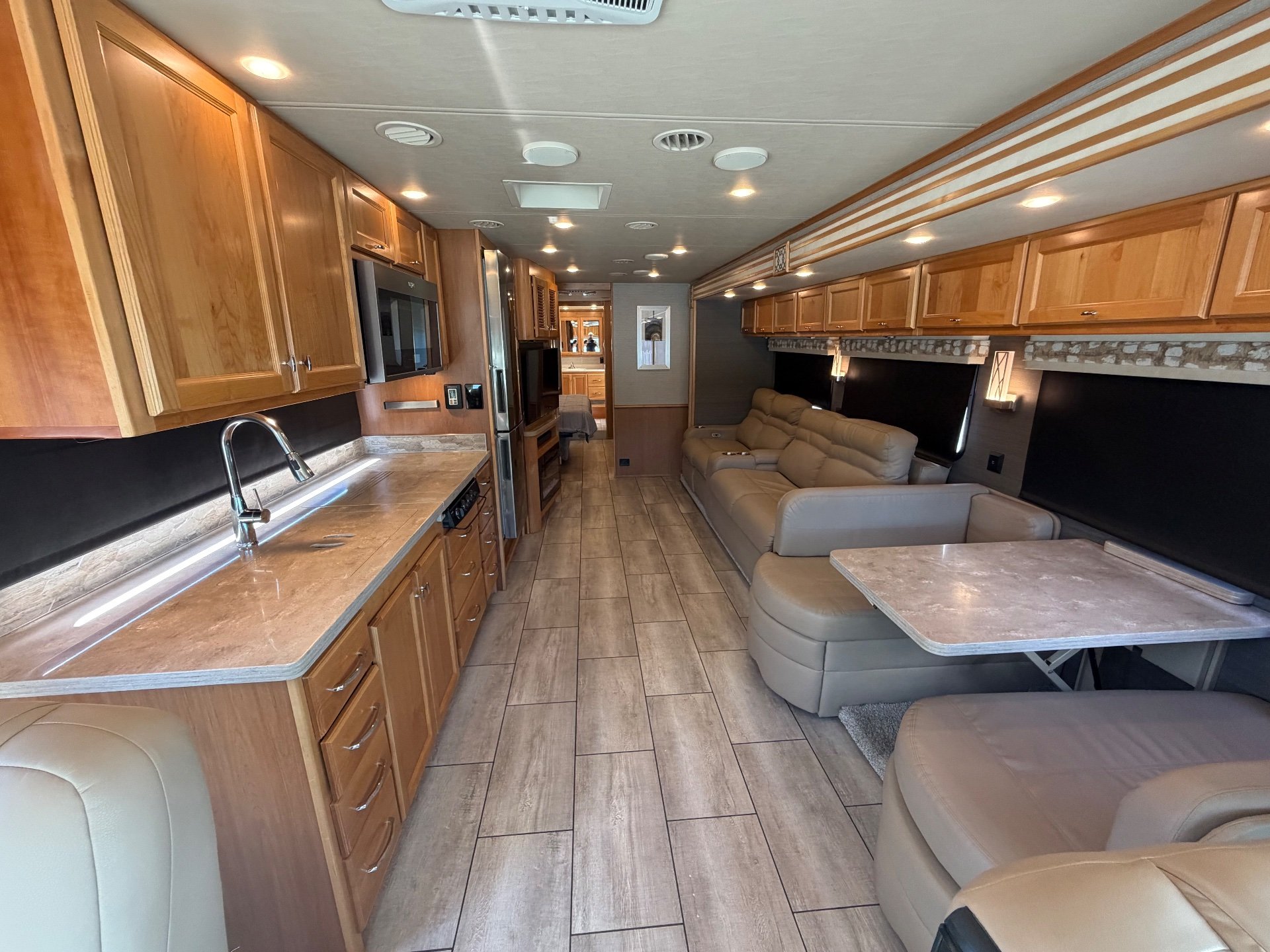 2021 Tiffin Allegro Red 340 38 LL - Interior view