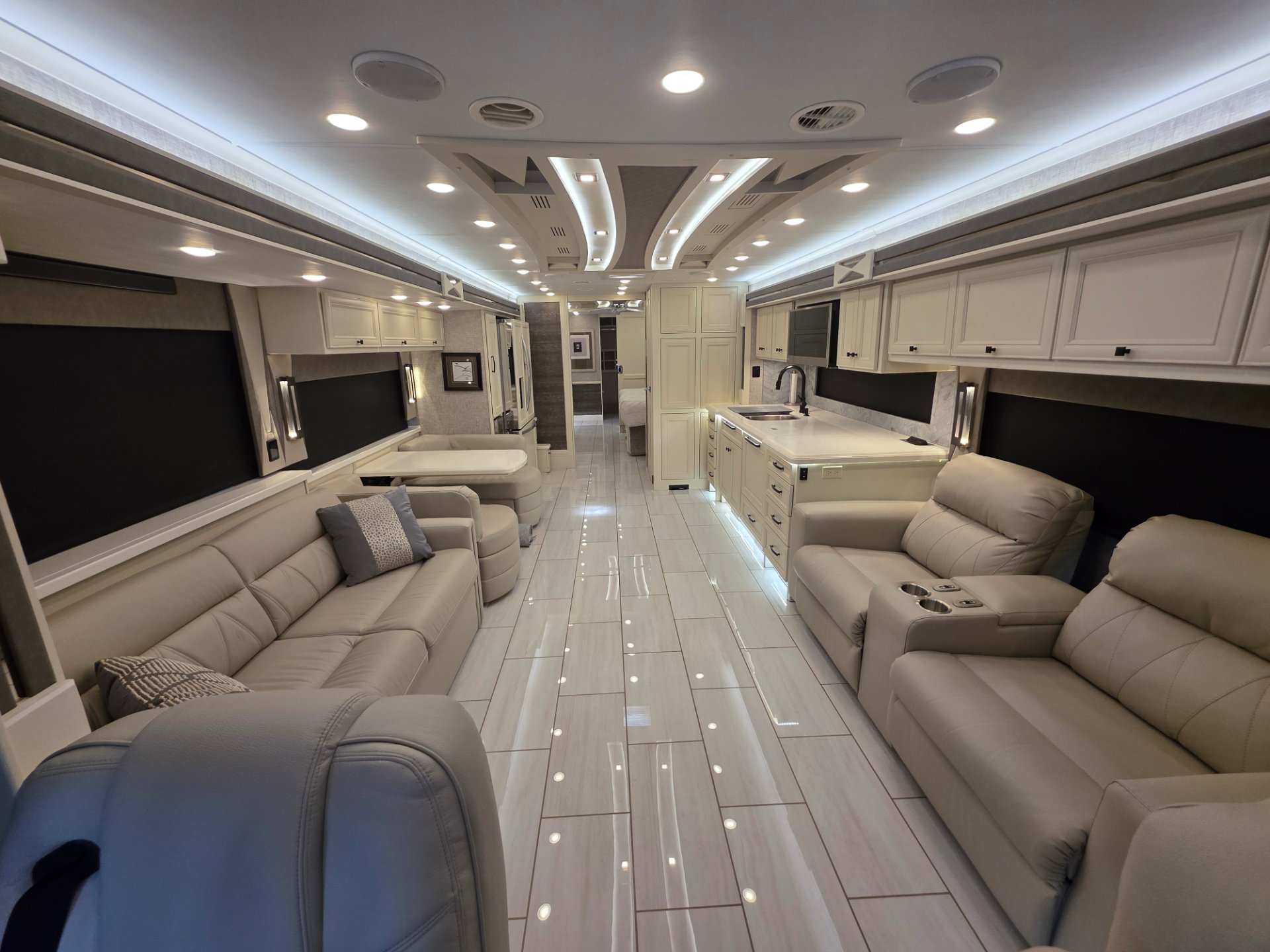 2024 Tiffin Allegro Bus 45 OPP - Interior view