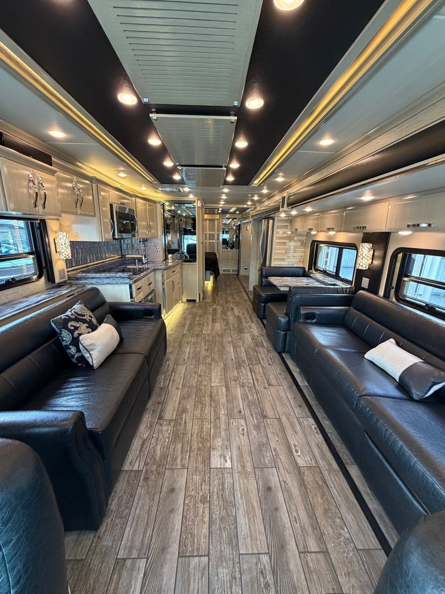 2016 Newmar King Aire 4519 - Interior view