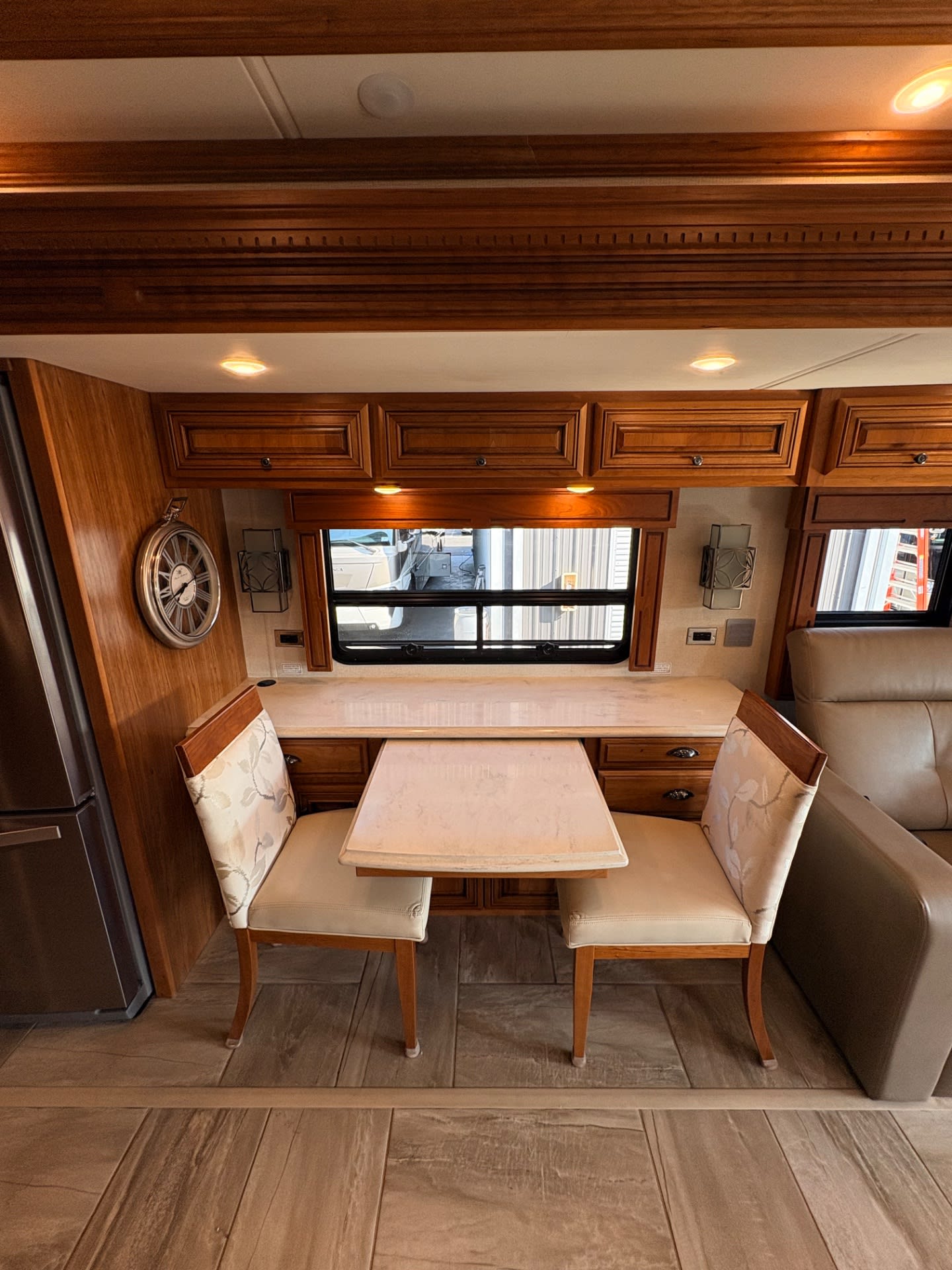 2019 Newmar Dutch Star 4369 - Interior view 3