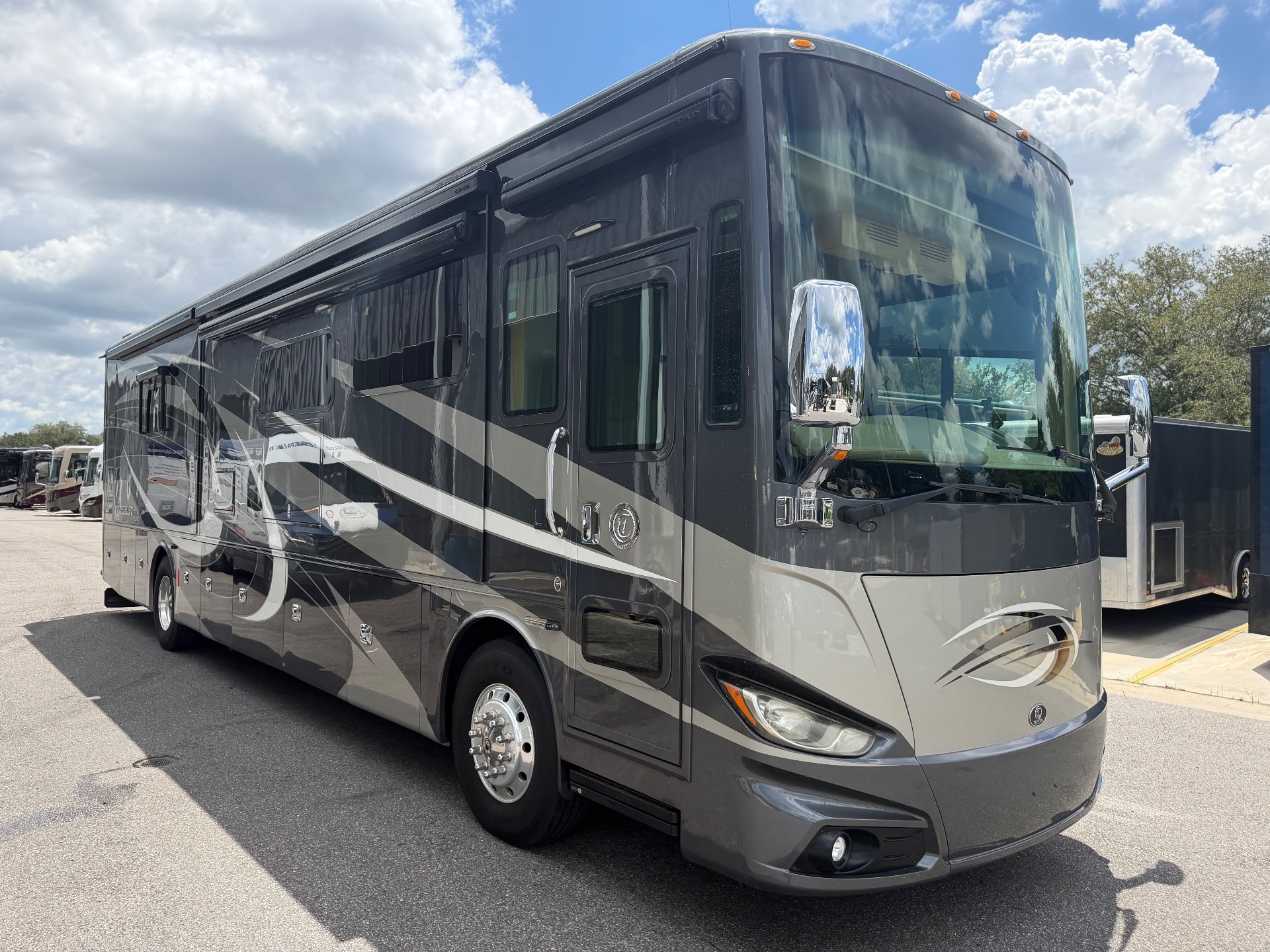 2019 Tiffin Phaeton 40 IH - Exterior view