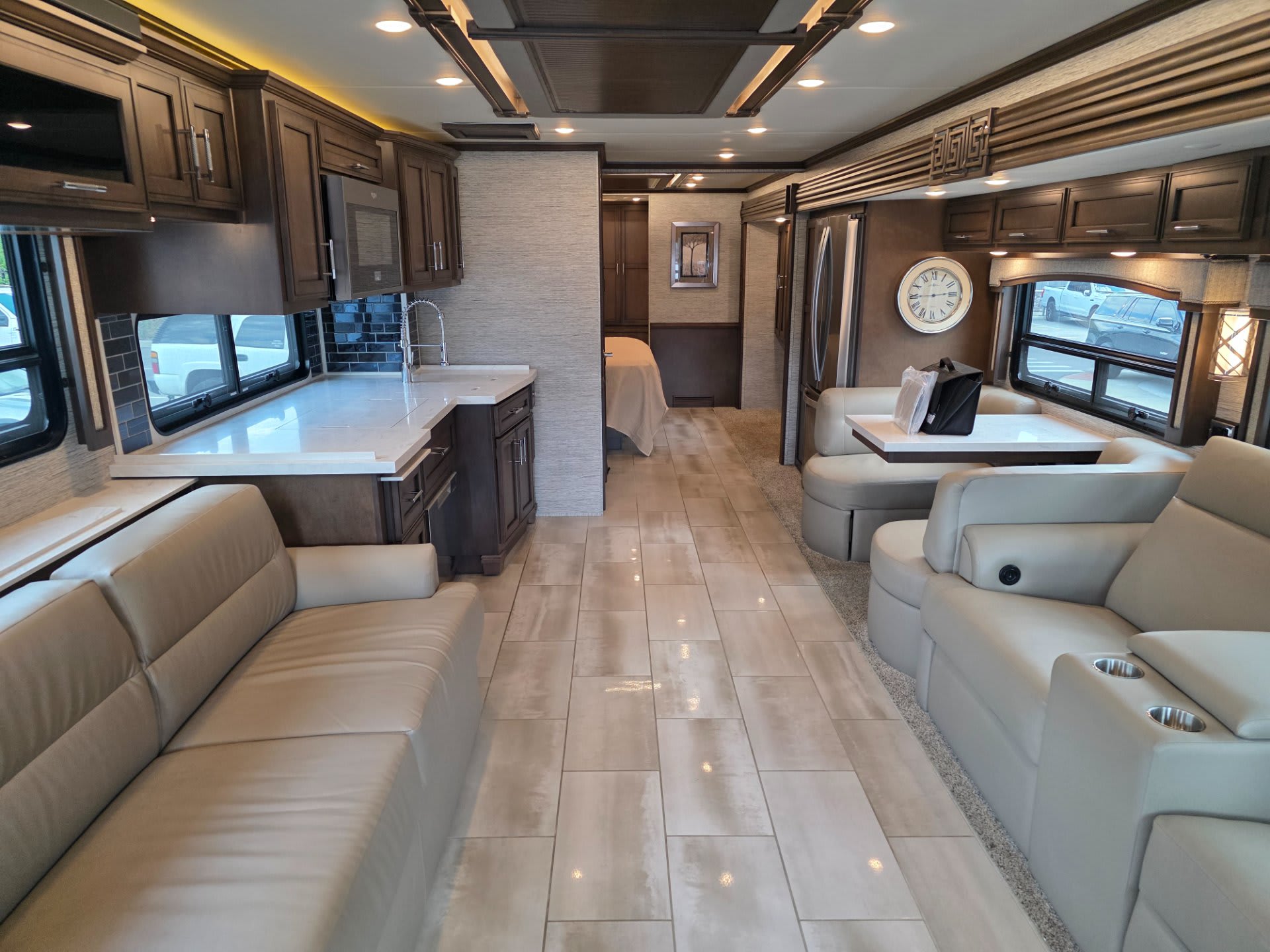 2022 Newmar Ventana 4369 - Interior view