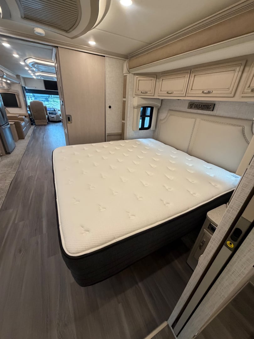2023 Newmar Kountry Star 4068, Bedroom photo 3