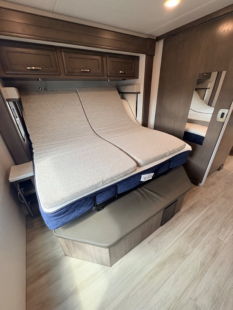 2025 Entegra Coach Accolade XL 37L, Bedroom photo 4