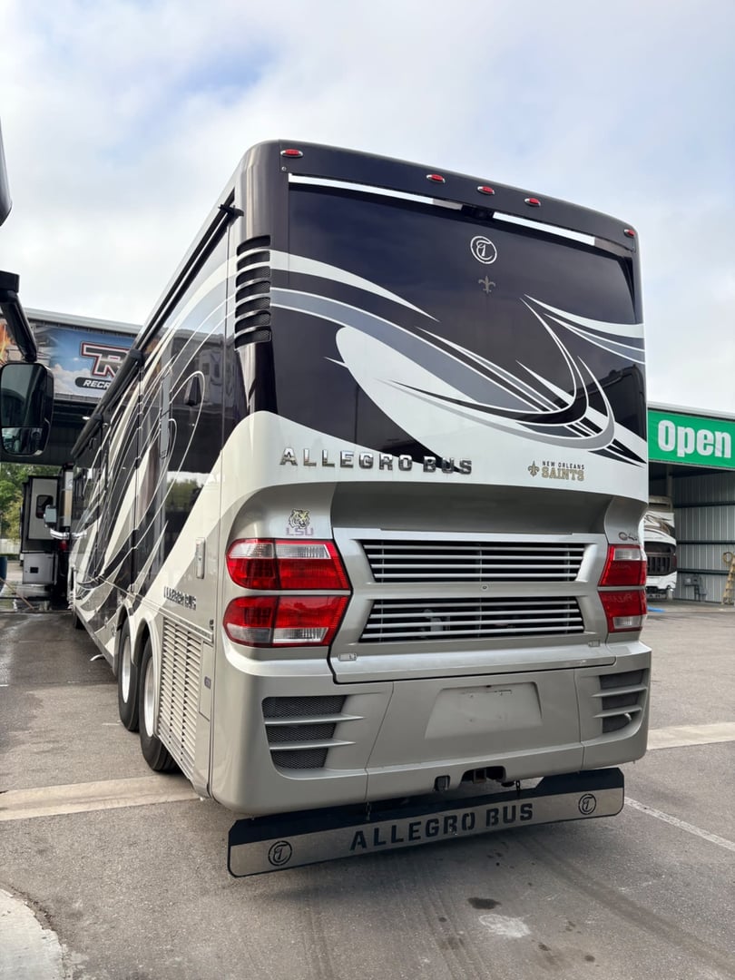 2017 Tiffin Allegro Bus 45 OPP, Exterior photo 4