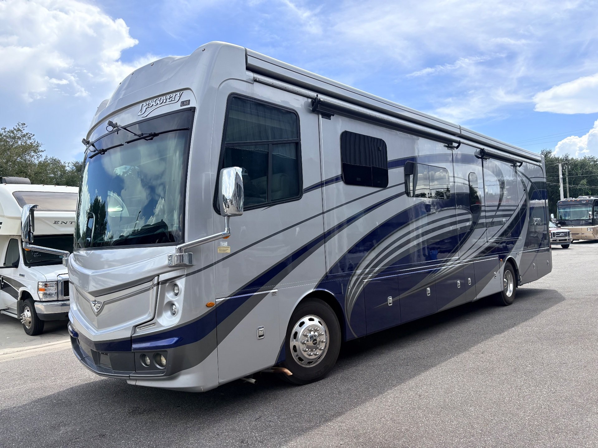 2024 Fleetwood Discovery LXE 40M - Photo 4