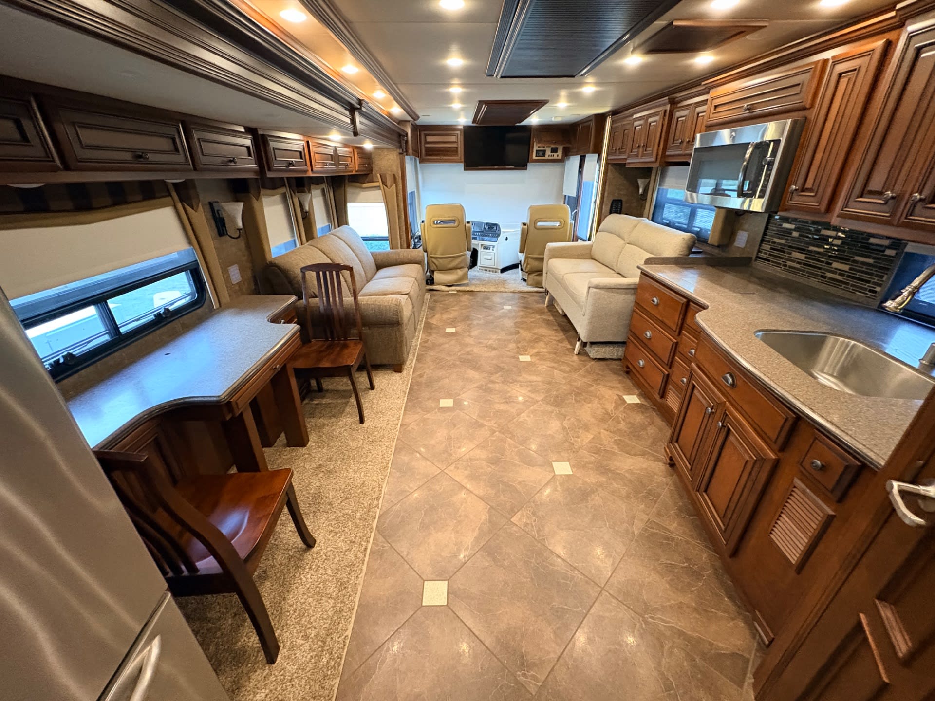 2014 Newmar Dutch Star 4364 - Interior view