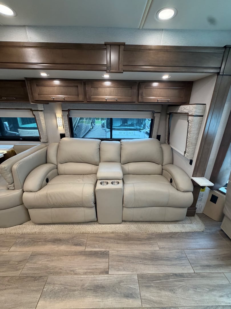 2022 Entegra Coach Aspire 44W, Living area photo 3