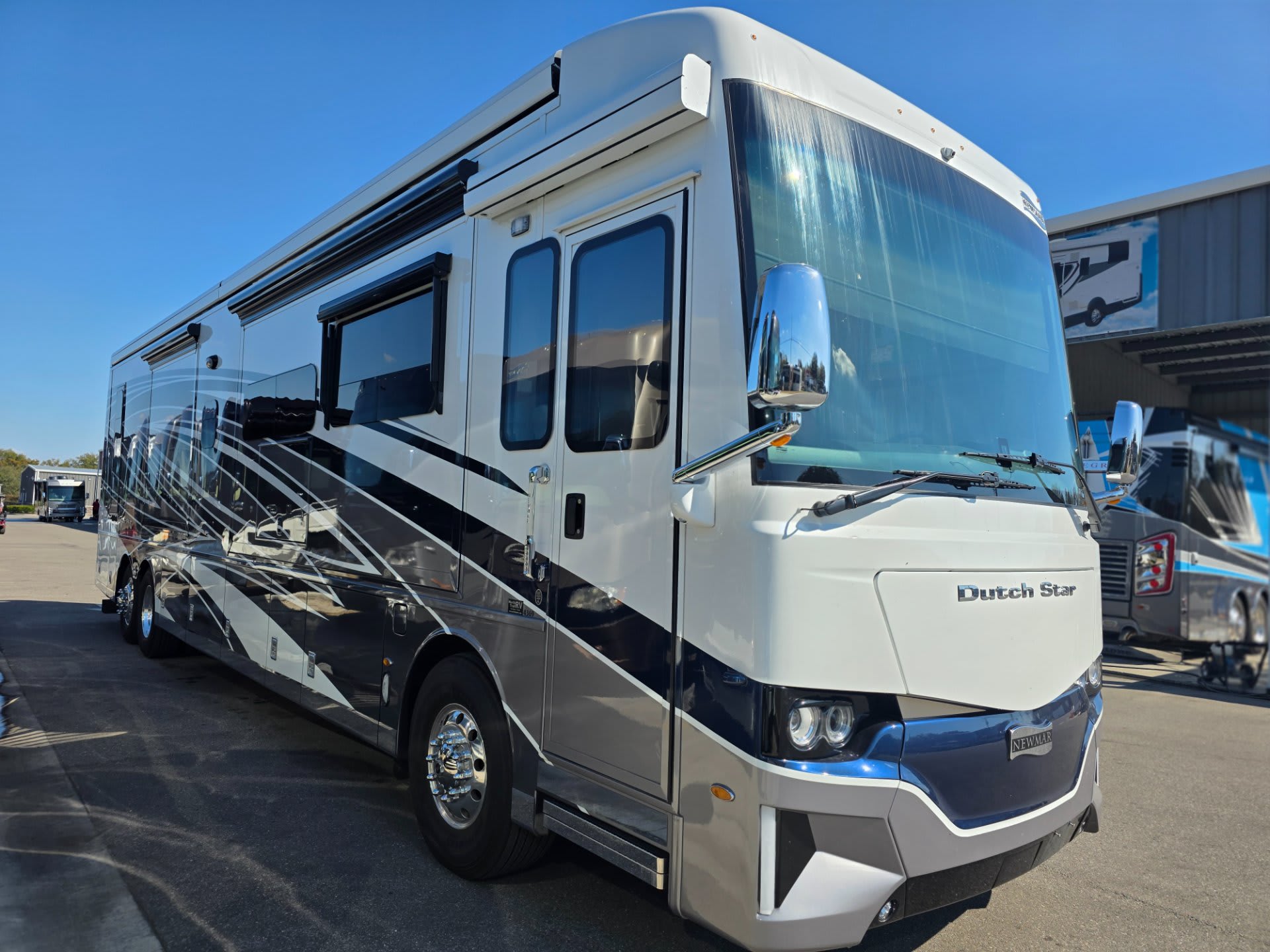 2023 Newmar Dutch Star 4369 - Exterior view