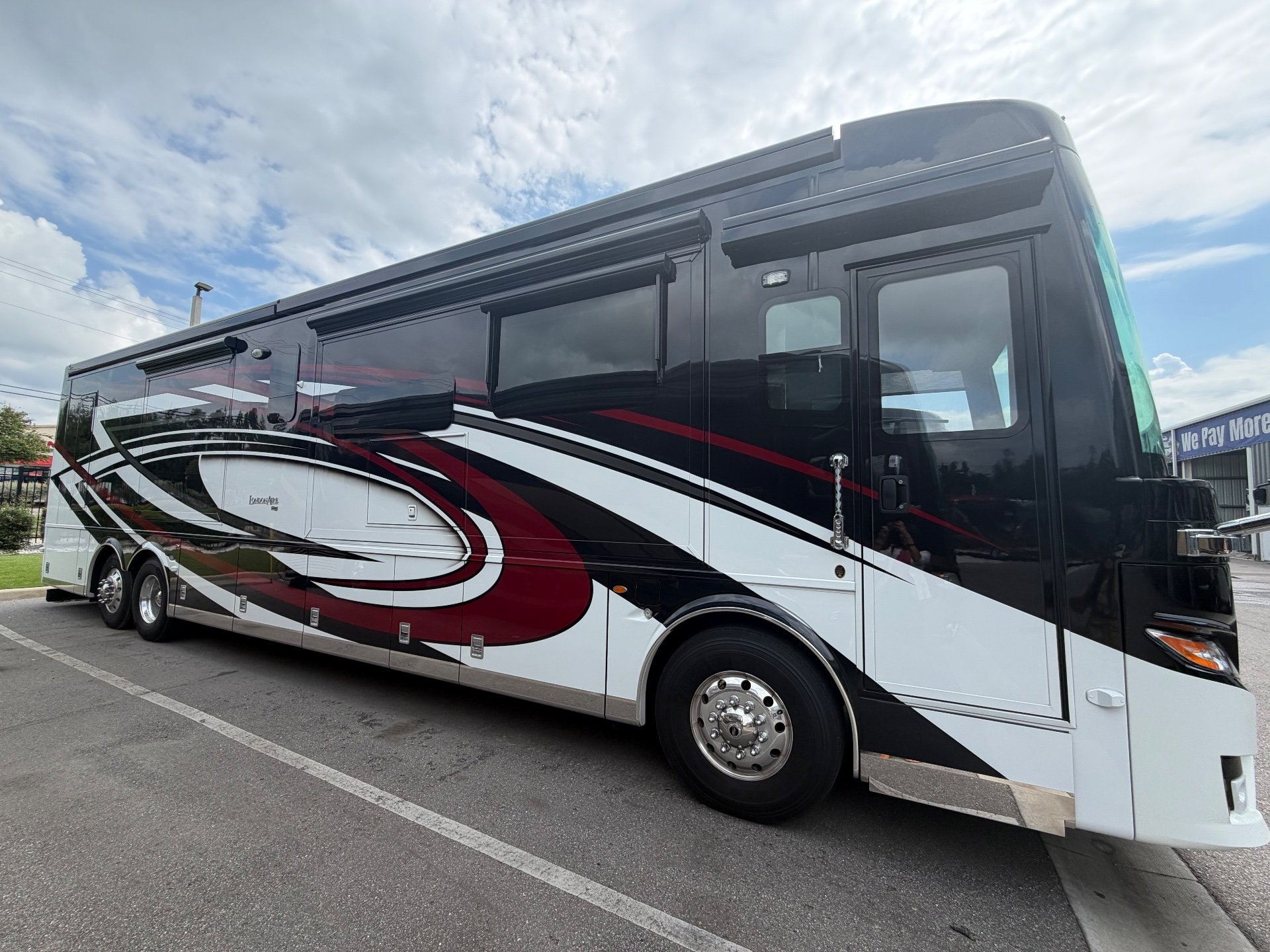 2022 Newmar London Aire 4551 - Exterior view