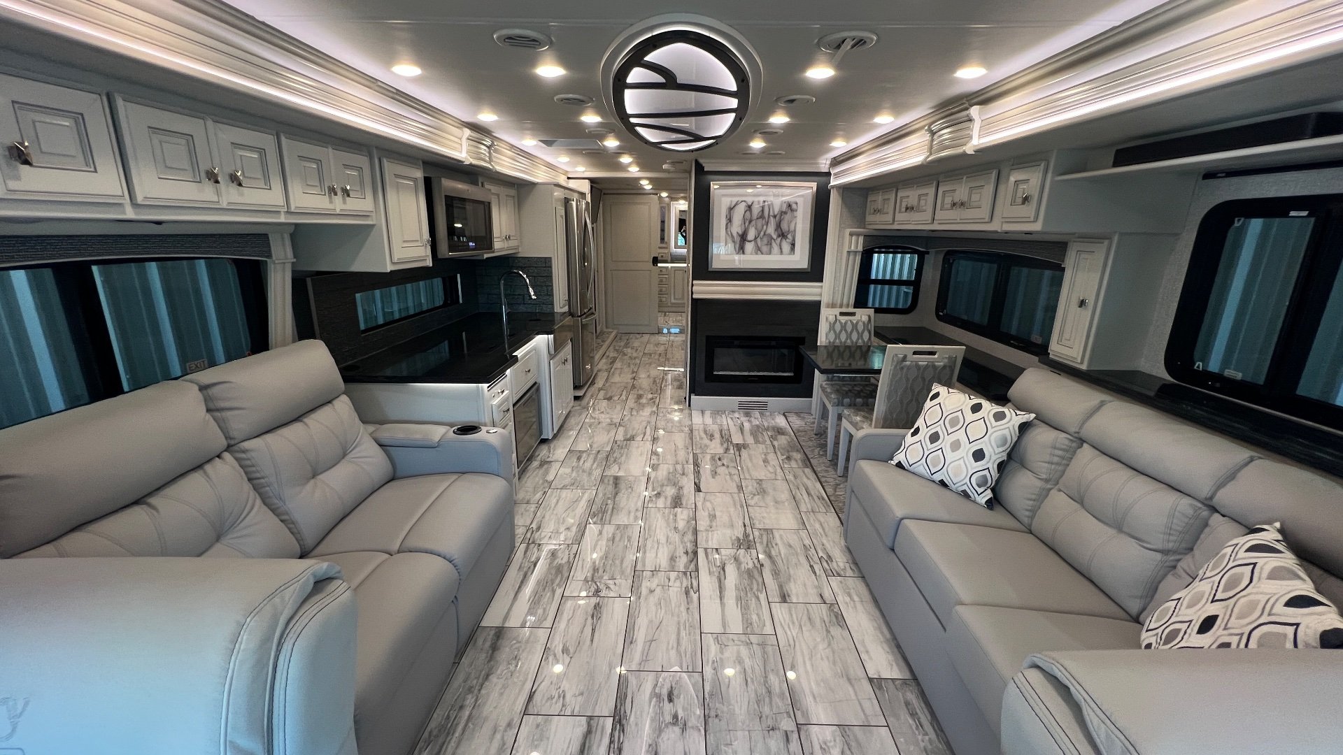 2024 Fleetwood Discovery LXE 40M — Interior photo