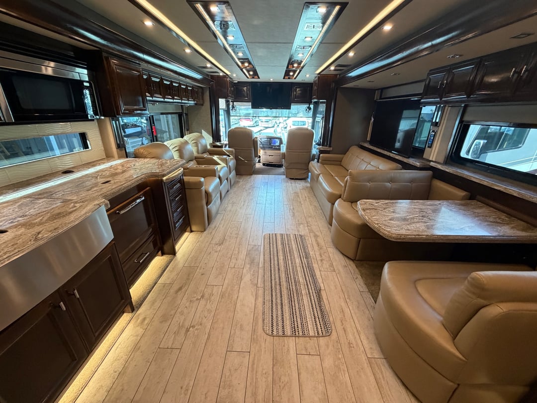 2019 Tiffin Allegro Bus 45 OPP, Living area photo 3