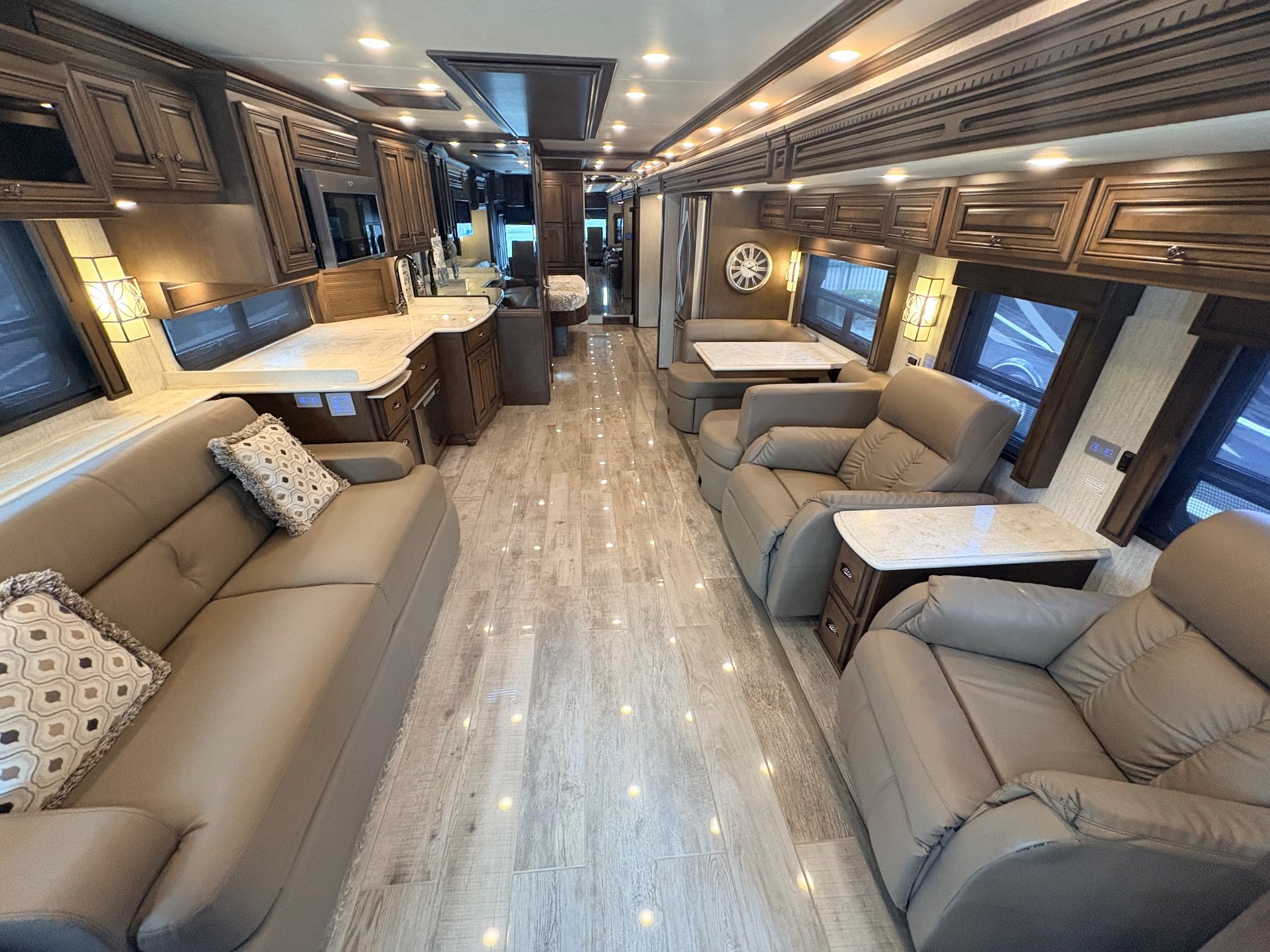 2019 Newmar Dutch Star 4369 - Interior view