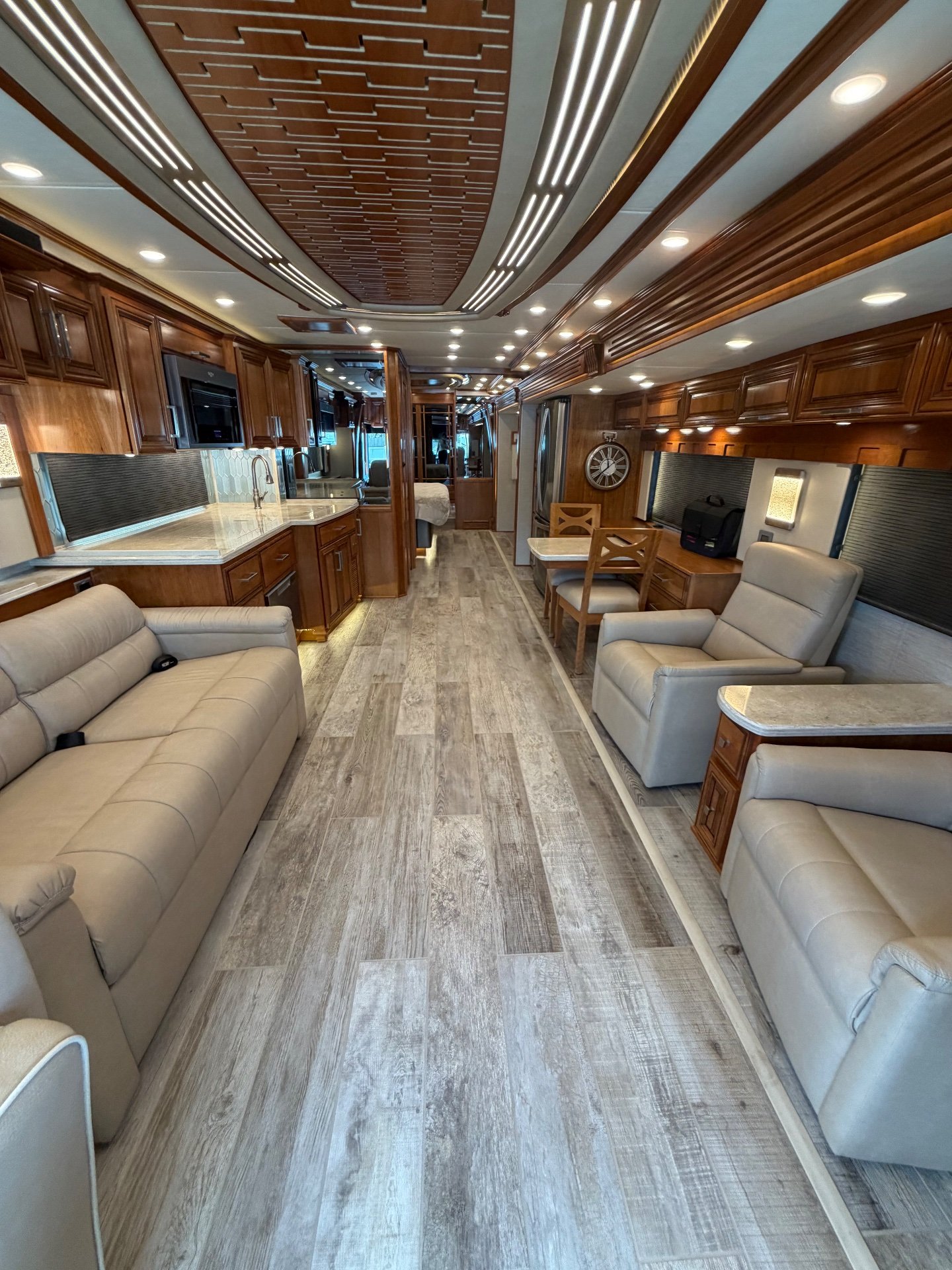 2020 Newmar London Aire 4551 - Interior view