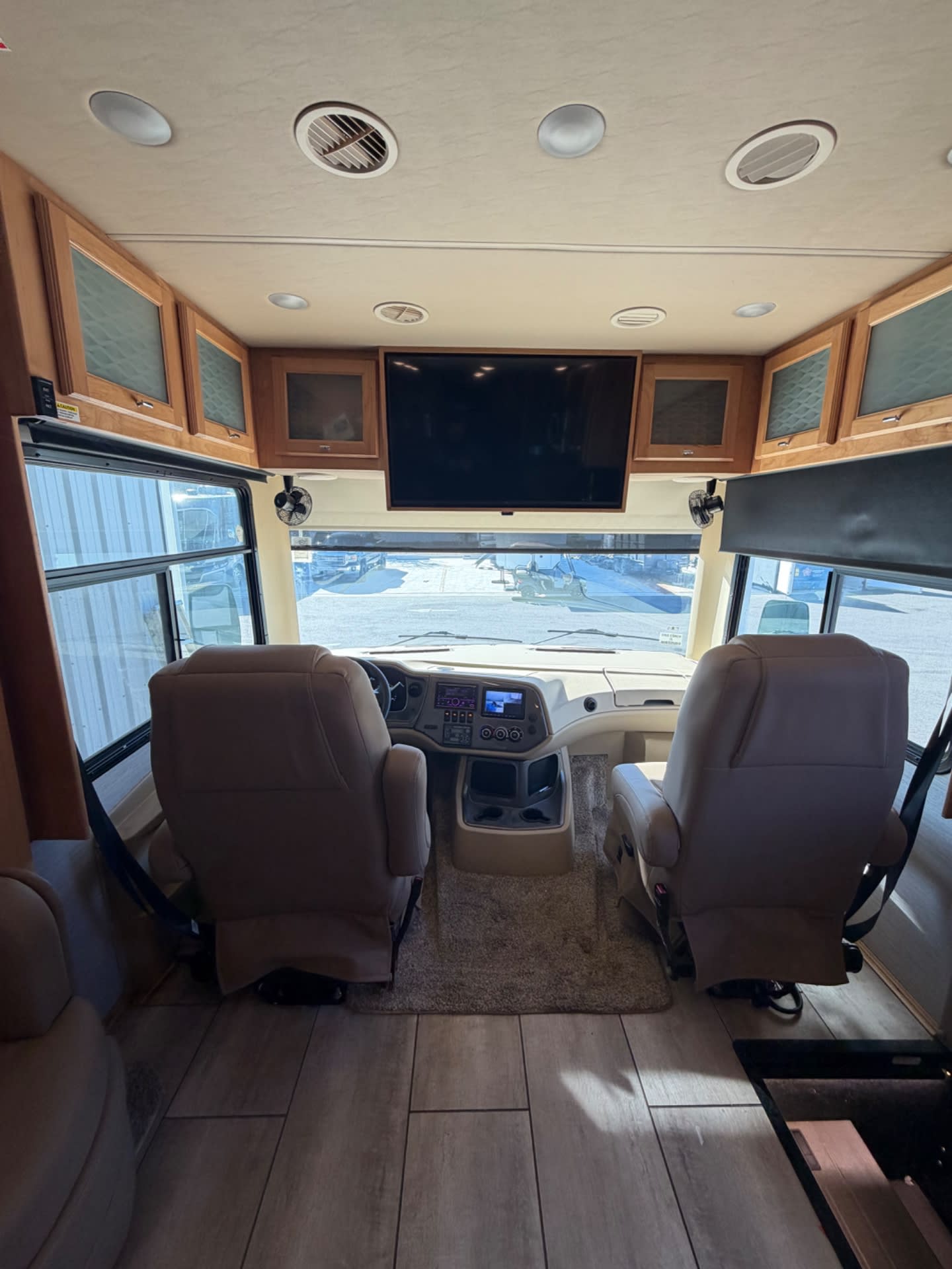 2022 Tiffin Open Road Allegro 34 PA - Interior view 2