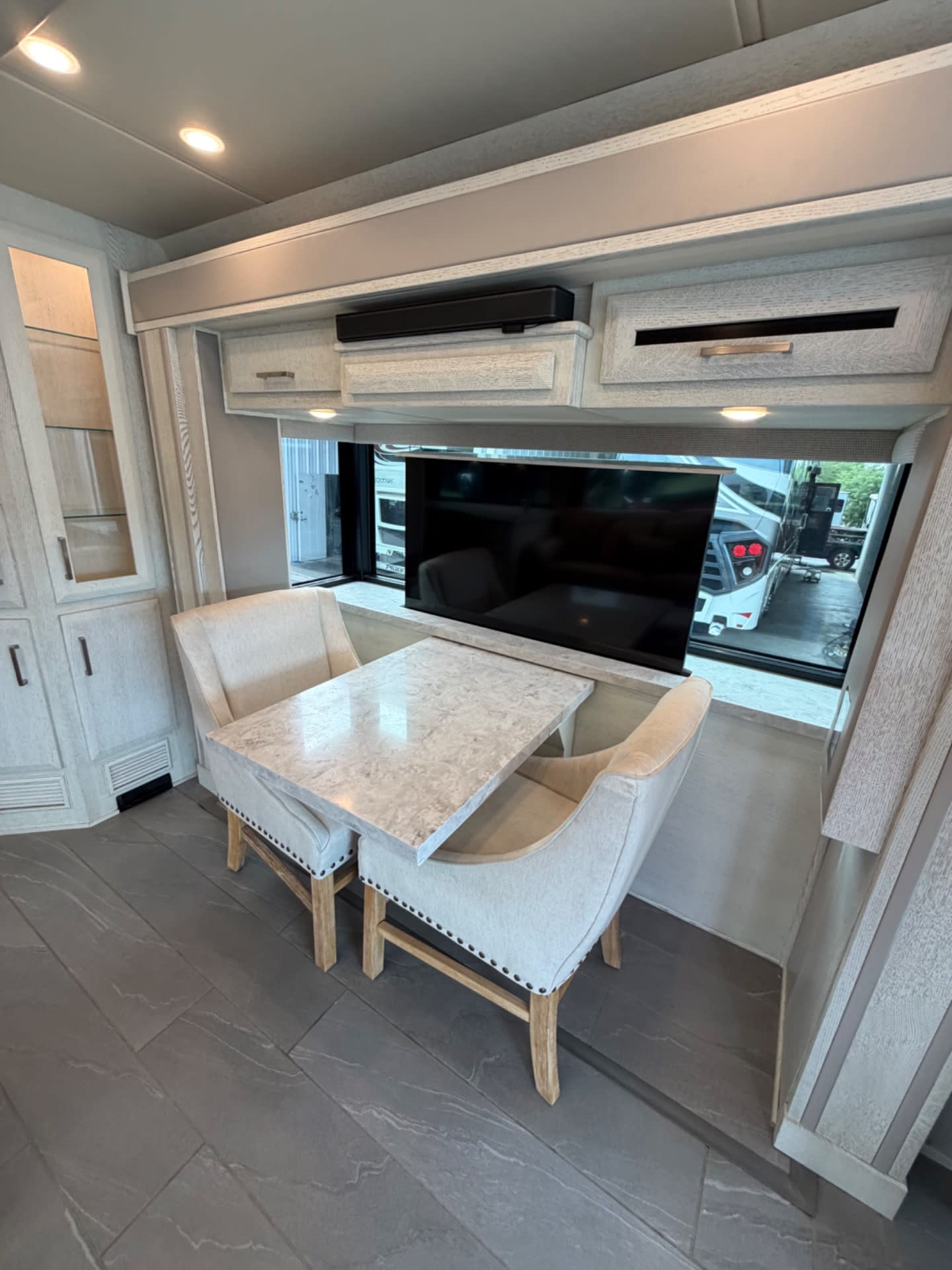 2022 Newmar New Aire 3545 - Interior view 2