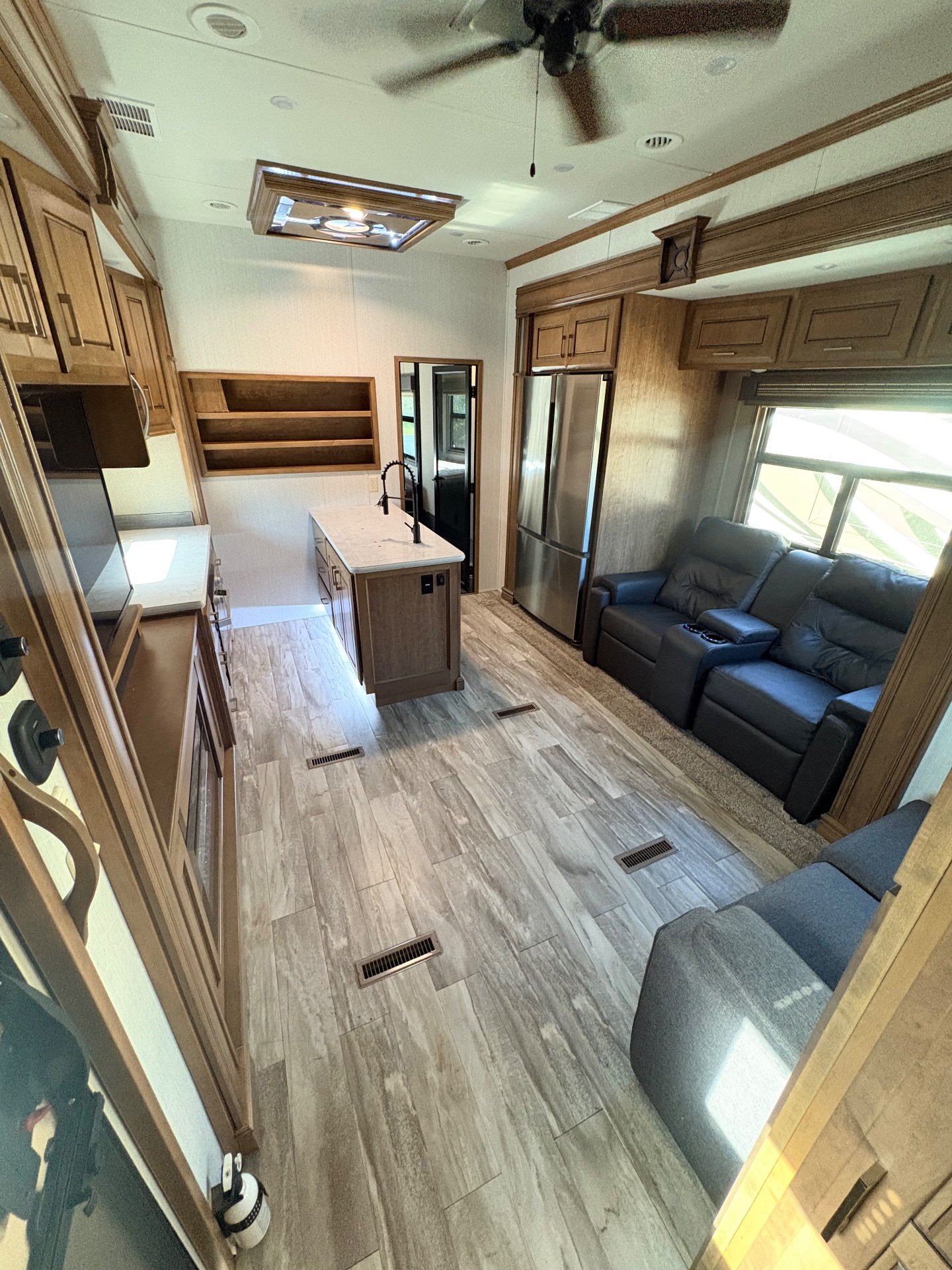 2022 DRV Full House MX450 - Interior view