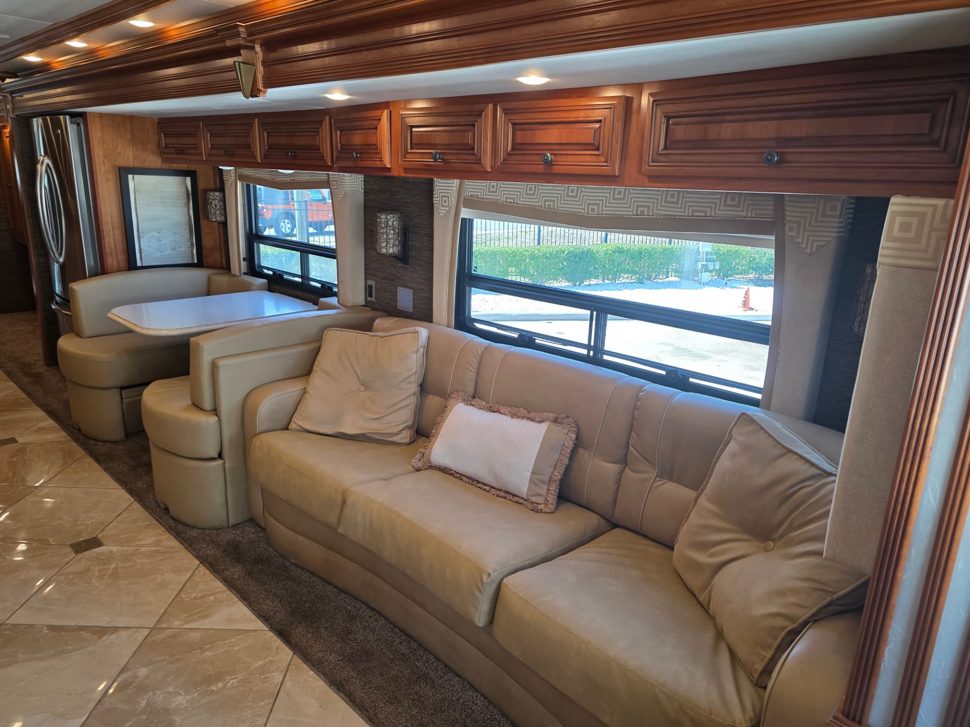 2015 Newmar Dutch Star 4018 - Interior view 2