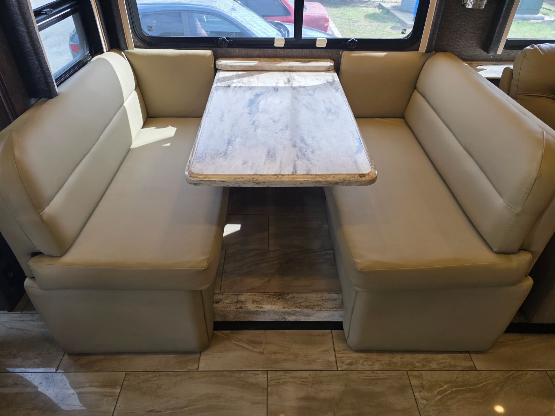 2018 Thor Aria 3601 - Interior view 3
