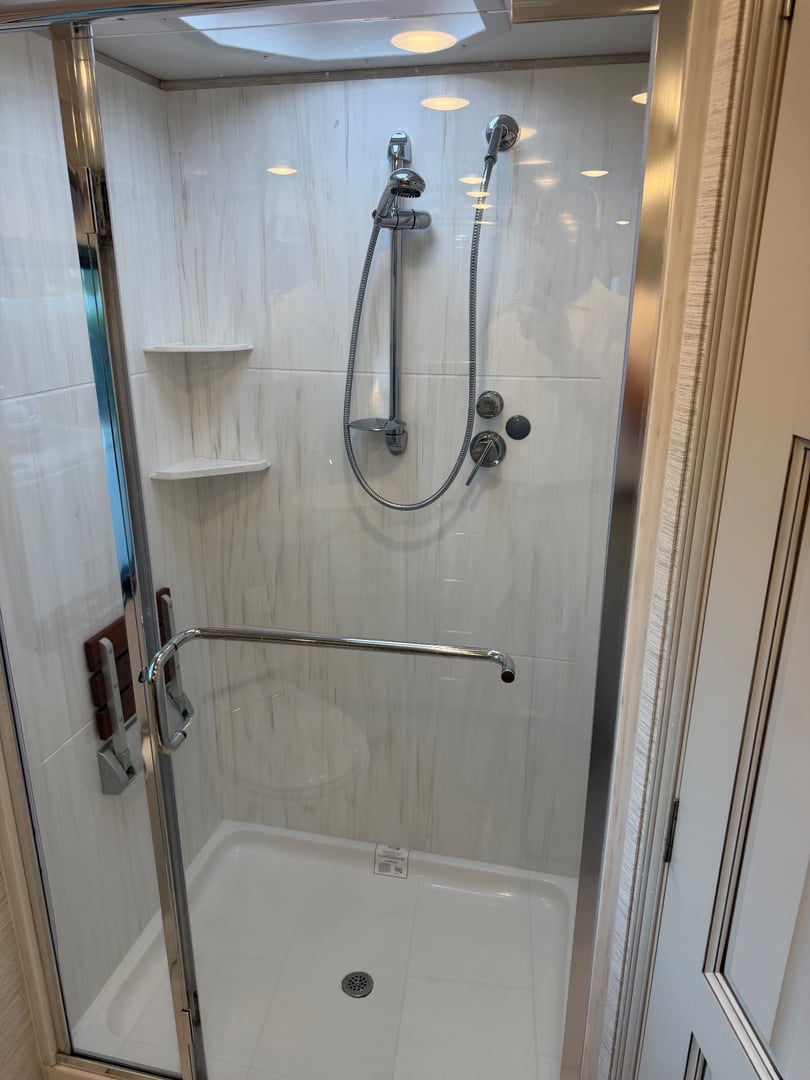 2023 Forest River Berkshire XLT 45E, Bathroom photo 7