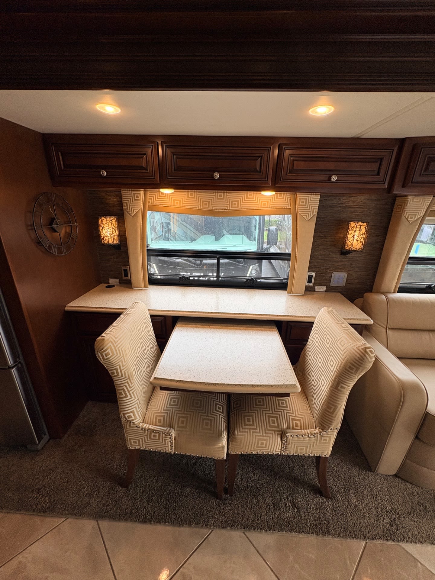 2015 Newmar Dutch Star 4369 FREIGHTLINER - Interior view 3