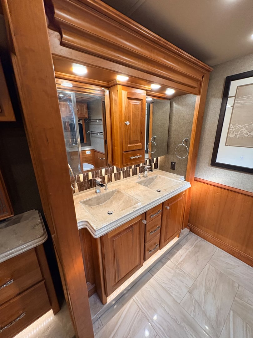 2017 Tiffin Allegro Bus 45 OPP, Interior photo 11