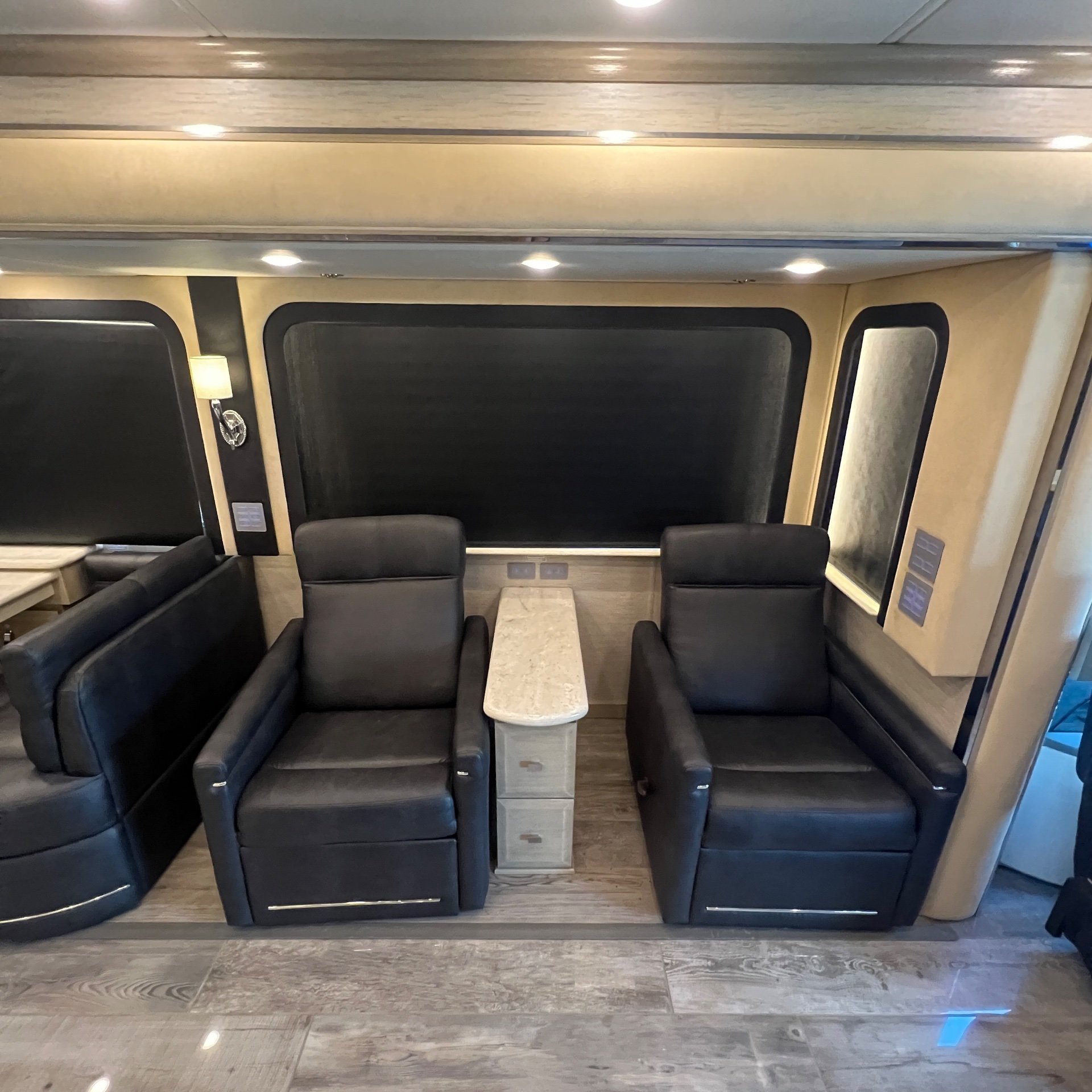2019 Newmar King Aire 4531 - Interior view 2