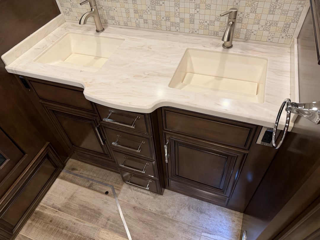 2020 Newmar Mountain Aire 4551, Bathroom photo 6