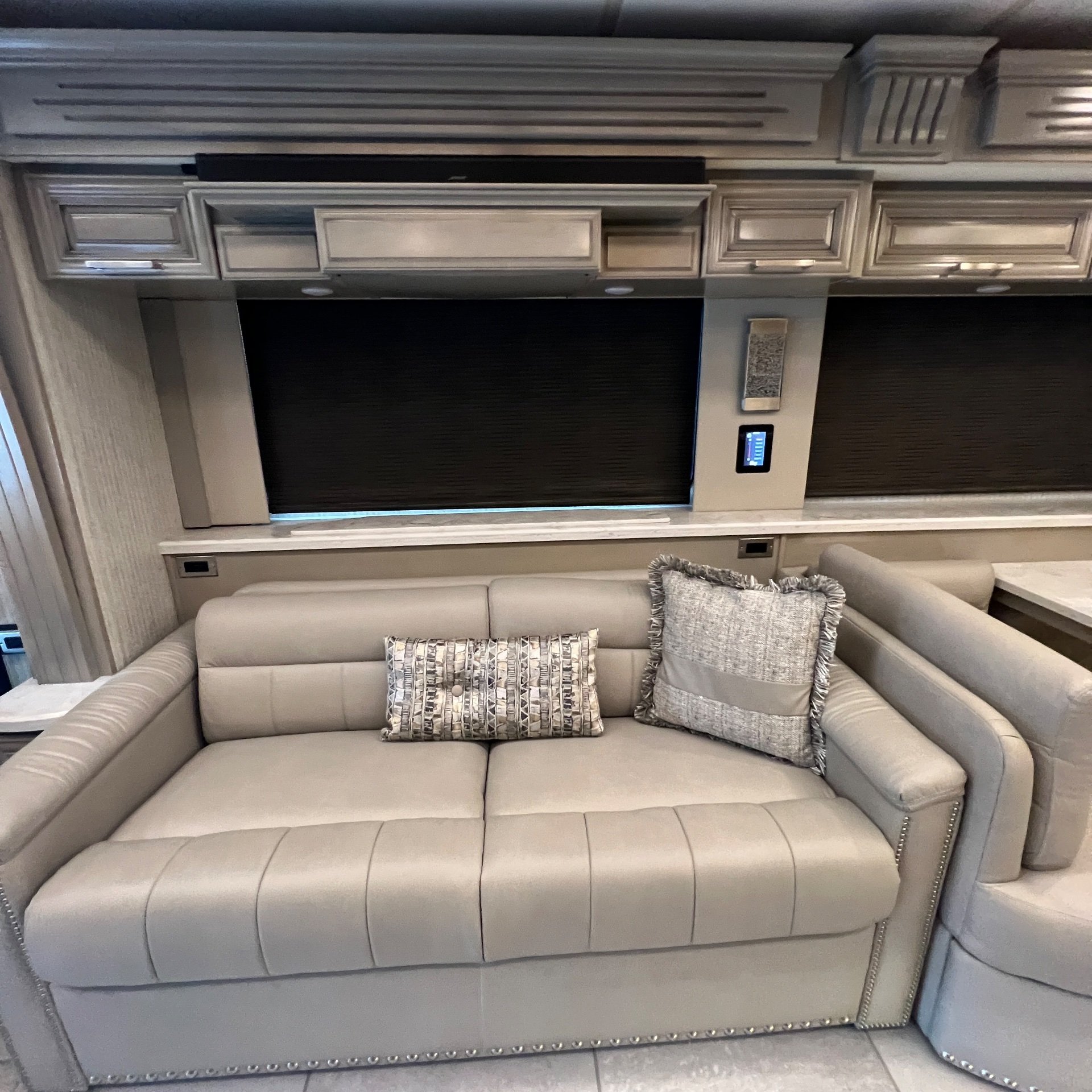 2023 Newmar London Aire 4521 - Interior view 3